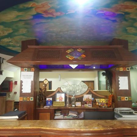 Hotel Ivory Palace Дели Экстерьер фото