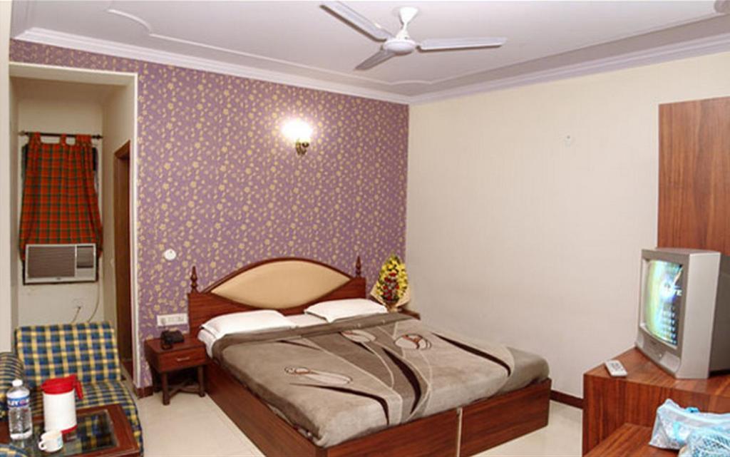 Hotel Ivory Palace Дели Экстерьер фото