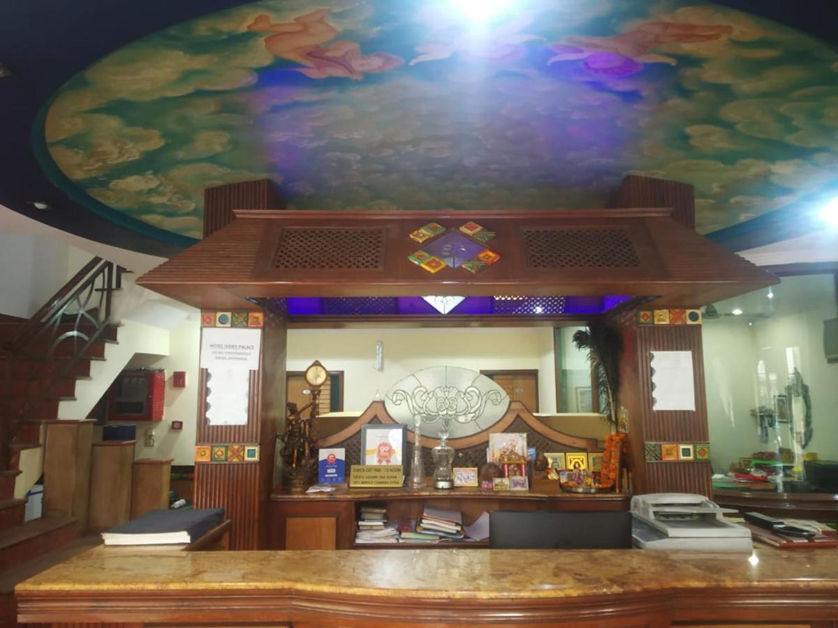 Hotel Ivory Palace Дели Экстерьер фото