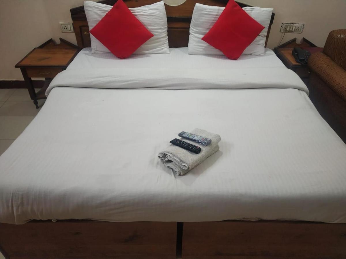 Hotel Ivory Palace Дели Экстерьер фото