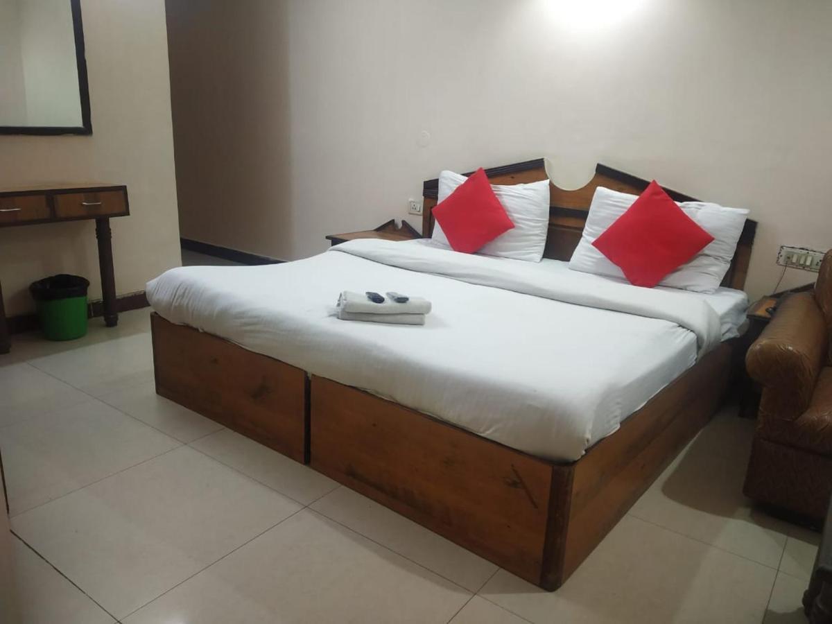 Hotel Ivory Palace Дели Экстерьер фото